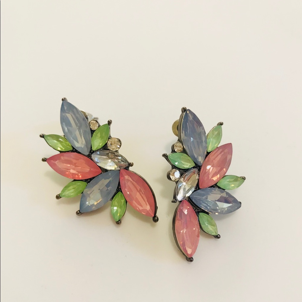 Elegant crystal earrings